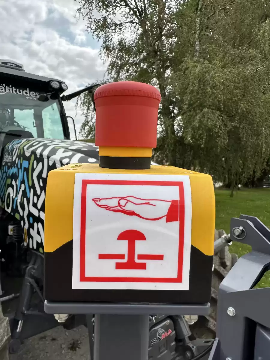 Arrêt d'urgence tracteur autonome Latitude GPS